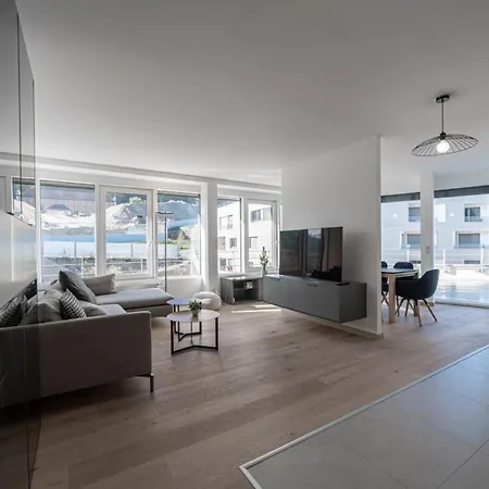 L'estrade Apartment *